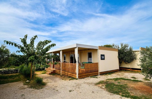 Ugljan Apartment | Mobile home beachfront