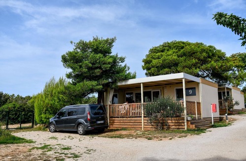 Ugljan Apartment | Mobile home beachfront