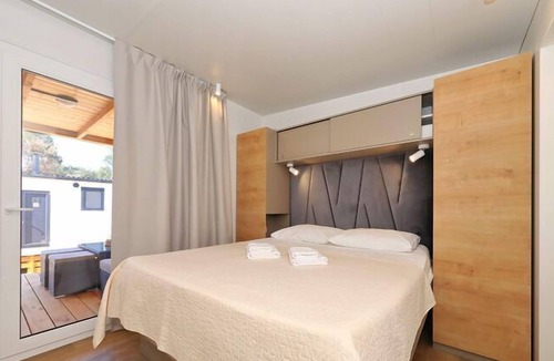 Biograd na Moru House | Mobile homes in Camp Soline at Biograd, with sand- and pebble beach