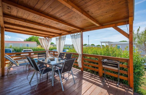 Karigador House | Mobilehome mit Klimaanlage und Terrasse