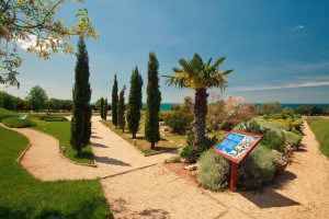 Karigador Apartment | Mobilehome with tennis court and outdoor pool