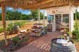 Karigador Apartment | Mobilehome with tennis court and outdoor pool