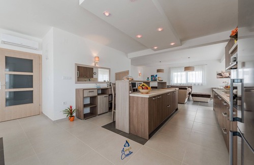 Debeljak Villa | Modern 4 BD villa with heated pool for up to 8 guests