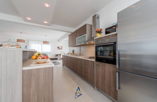 Debeljak Villa | Modern 4 BD villa with heated pool for up to 8 guests near Zadar