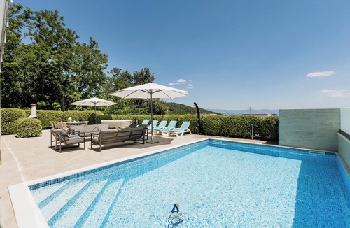 Poljane Villa | Modern 5-BR Villa with Pool, Jacuzzi & Sea View