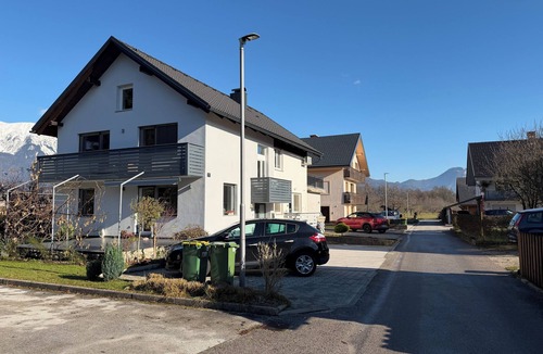 Bled Apartment | Modern apartma located in a quiet street, located near the lake.