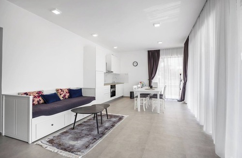 Banjol Apartment | Modern apartment, 300m from the beach