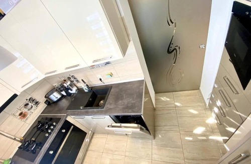Onesti Apartment | Modern Apartment with a Great View