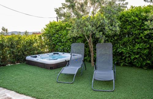 Brodarica Apartment | Modern apartment with an outdoor jacuzzi