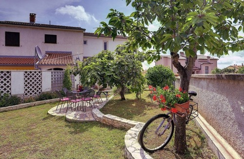 Liznjan Apartment | Modern apartment with BBQ, sea view, WiFi