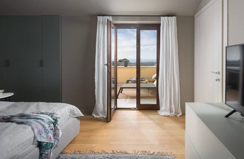 Gulici Apartment | Modern apartment with hot tub