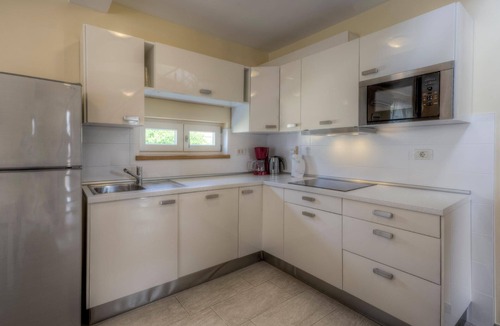 Lovrecica Apartment | Modern apartment with beautiful roof terrace