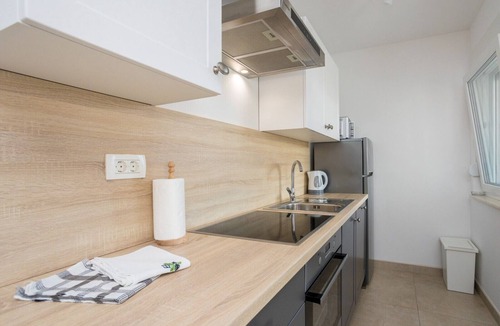 Vantacici Apartment | Modern apartments Jelena close to the beach/Modern two bedroom apartment