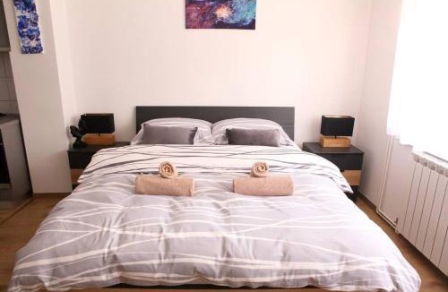 Sesvete Apartment | Modern apt in Dubec, ideal for couple