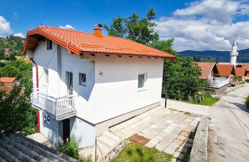 Sarajevo House | Modern Family House with Terrace & FREE Parking, 10 min from center