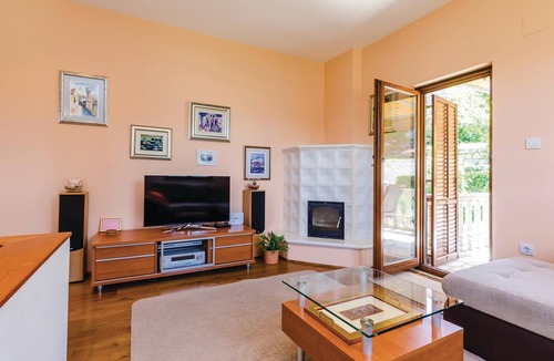 Konavle Apartment | Modern furnished apartment on the upper floor of a stone house in the rural village Radovcici.
