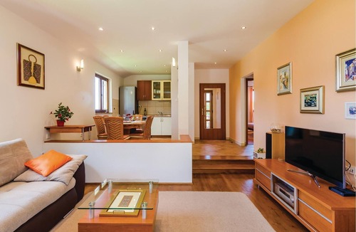 Konavle Apartment | Modern furnished apartment on the upper floor of a stone house in the rural village Radovcici.