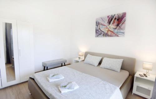 Cepljani Apartment | Modern holiday home with shared pool