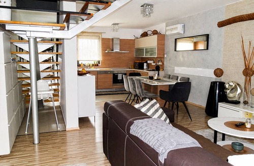 Grabrovnik House | Modern home with jacuzzi, sauna, wellness and kids’ playground
