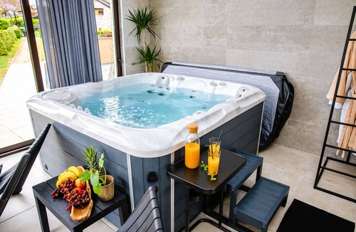 Grabrovnik House | Modern home with jacuzzi, sauna, wellness and kids’ playground