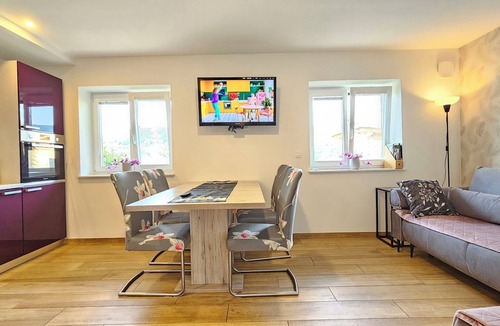 Koper Apartment | Modern Istrian Holidayhouse with big garden, family & Pet-friendly