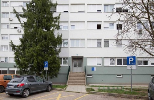 Velika Gorica Apartment | Modern & Luxury APT Zagreb Airport W/free WiFi - One Bedroom Apartment
