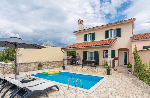 Kanfanar Cabin | Modern villa for 6 persons and with pool, near Kanfanar