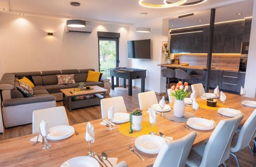 Stubicke Toplice House | Modern villa with indoor and outdoor pool, sauna and scenic views