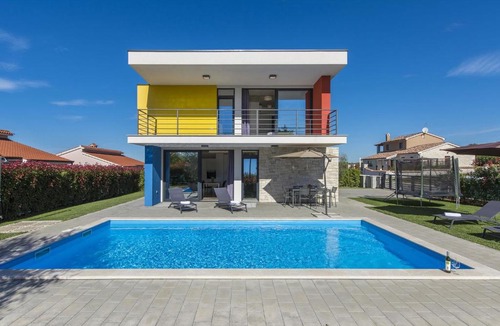 Dracevac Villa | Modern Villa in Dracevac with Swimming Pool