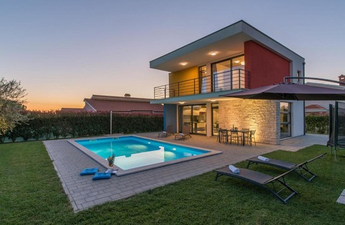 Dracevac Villa | Modern Villa in Dracevac with Swimming Pool