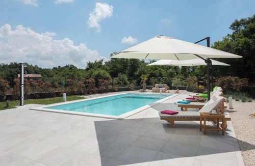 Kanfanar House | Modern Villa Kike with Heated Pool in the Heart of Istria