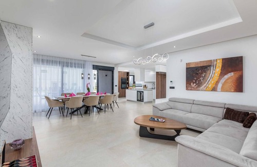 Jursici Villa | Modern Villa Marinella with a pool