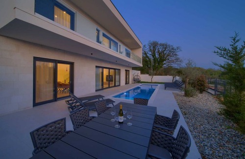 Milohnici Villa | Modern Villa Sensei with Private Pool and Sea View
