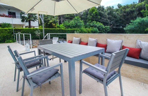 Borik Villa | Modern Villa Terra Rossa with a pool