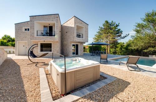Gostinjac Villa | Modern villa with heated pool, whirpool in quiet area - by Traveler tourist agency Krk ID 2180