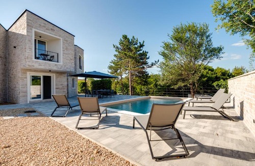Gostinjac Villa | Modern villa with heated pool, whirpool in quiet area - by Traveler tourist agency Krk ID 2180