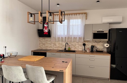Veliko Trojstvo House | Modern villa with pool, jacuzzi, and sauna for family relaxation in Bilogora.