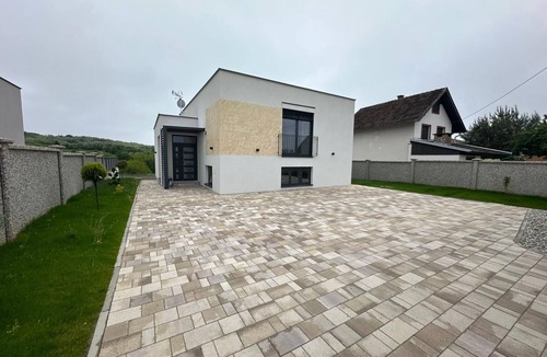 Veliko Trojstvo House | Modern villa with pool, jacuzzi, and sauna for relaxation and family getaway.