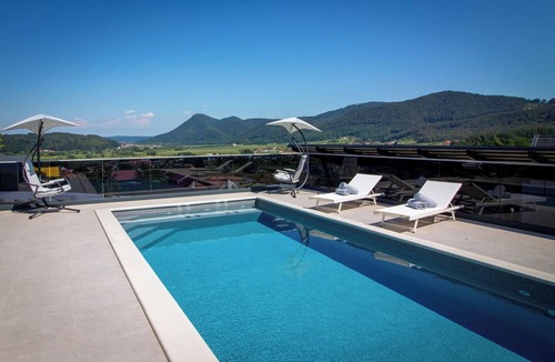Varazdin House | Modern villa with pool near Ivanščica and Varaždin