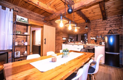 Pisarovina House | Modern wooden home with pool and spacious yard near the Kupa River.
