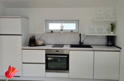 Bilice House | Modernes Ferienhaus mit eigenem Pool und Meerblick by Interhome