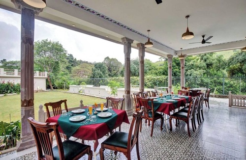 Udaipur Villa | Mosaic Villa By Ebony Stays – 5BHK Luxury Villa in Udaipur Surrounded by Nature