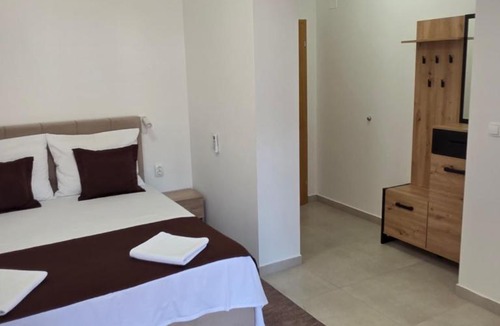 Bisce Polje Bed & Breakfast | Motel Aura