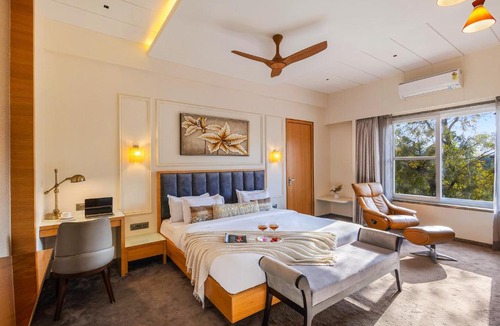 Udaipur District Villa | Mountain Creek 7BHK Luxury Retreat by ELIVAAS Prive Near Fatehsagar