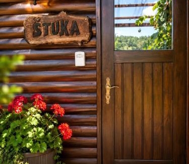 Duga Resa House | Mrežnička idila resort- private resort with swimming pool and hot tube near Mrežnica river