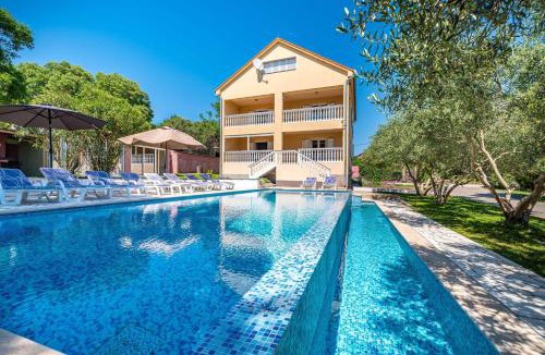 Kakma House | MY DALMATIA - Momo's paradise with 2 infinity pools & 7 bedrooms