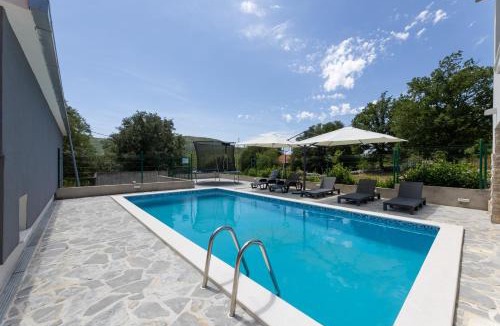 Trolokve House | Nany-Villa with heated pool