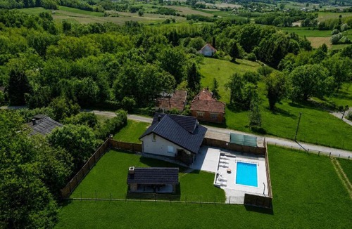 Veliko Trojstvo Villa | Natura Lux Holiday House with Pool and Jacuzzi