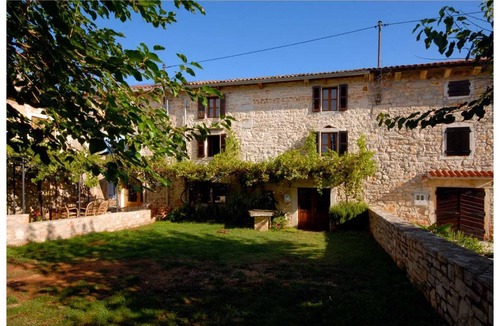 Gedici Villa | Nature house Jasenka for 6 to 8 persons, with 3 sleeping rooms, 2 baths, garden terrace and BBQ