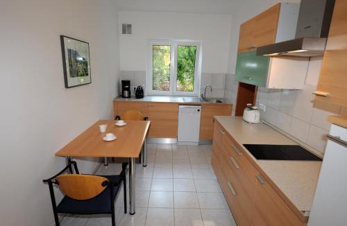 Zavala Apartment | Nautilus-Bay Apartments - First Row Suites 210, 211 - Villa Gorma